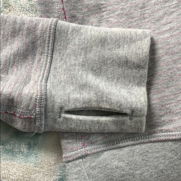 Lululemon pullover - Picture 2 of 7